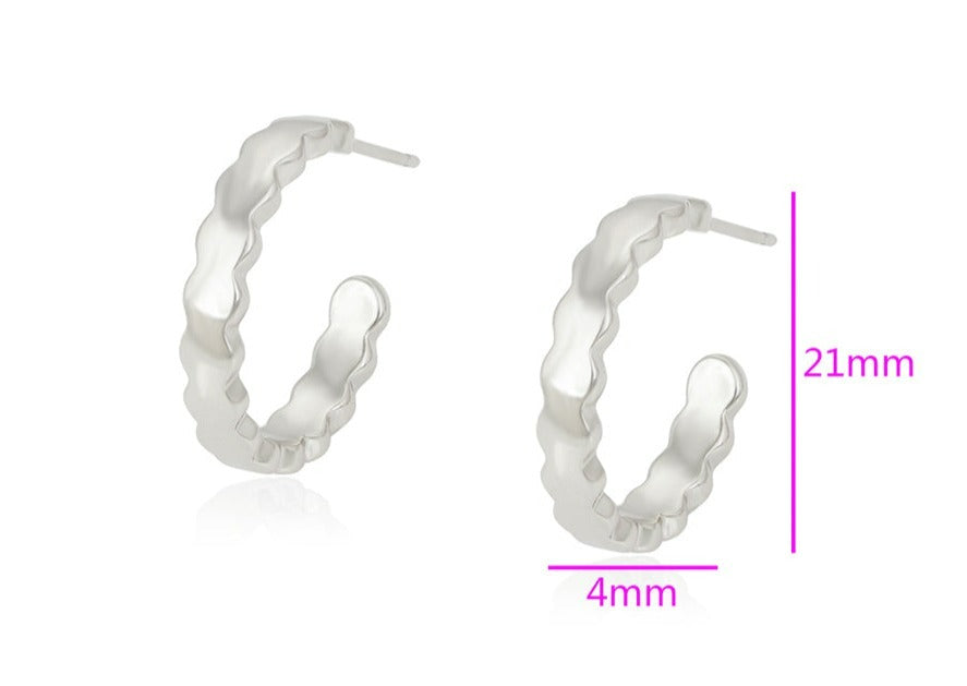 Ohrring Stecker Lessy 925er versilbert hängend
