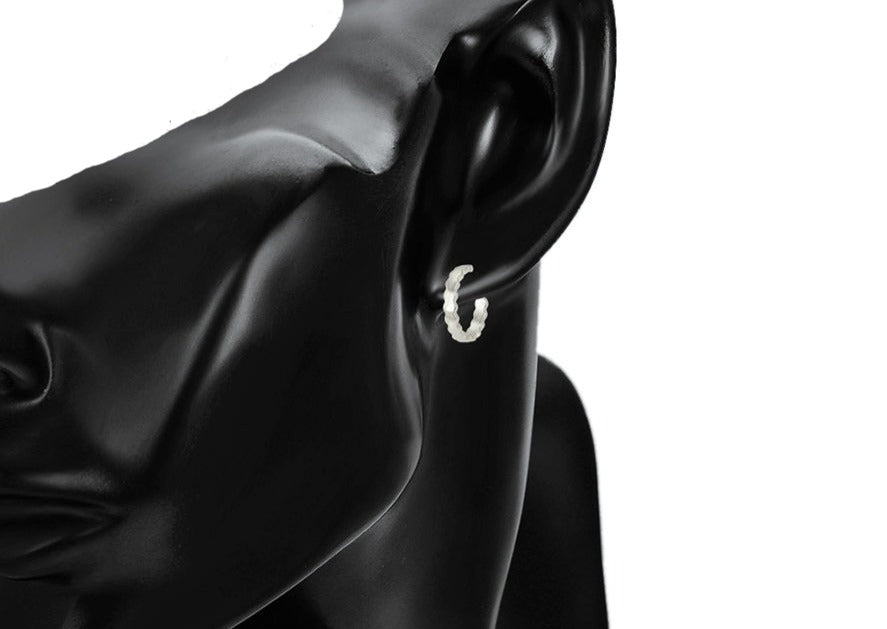 Ohrring Stecker Lessy 925er versilbert hängend
