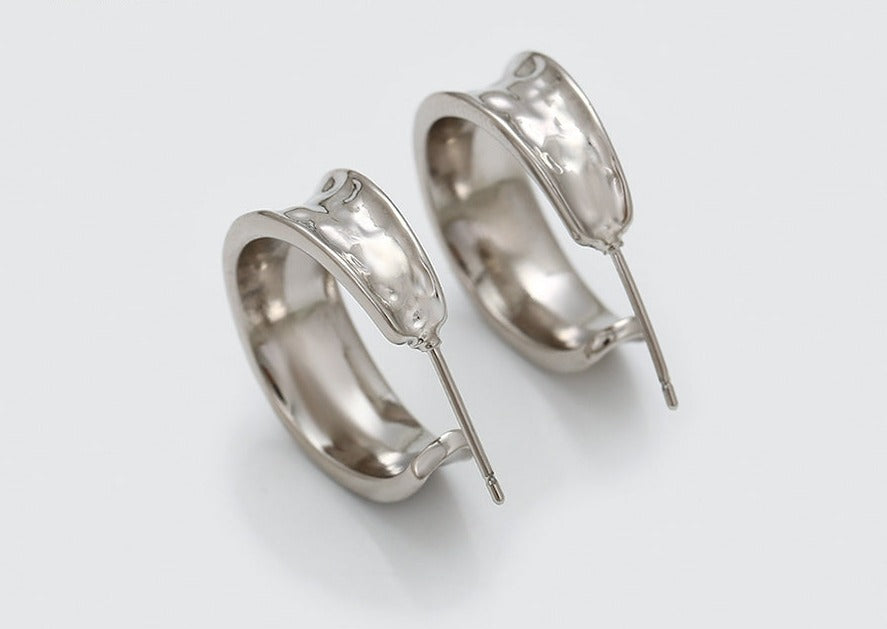 Ohrring Stecker Lessi 925er versilbert hängend