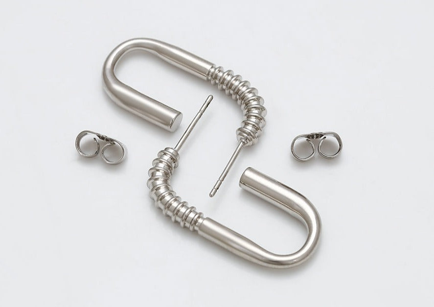 Ohrring Stecker Margreth 925er versilbert hängend