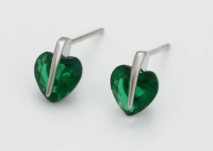 Ohrring Stecker Herz aus Edelstahl mit grünem Stein
