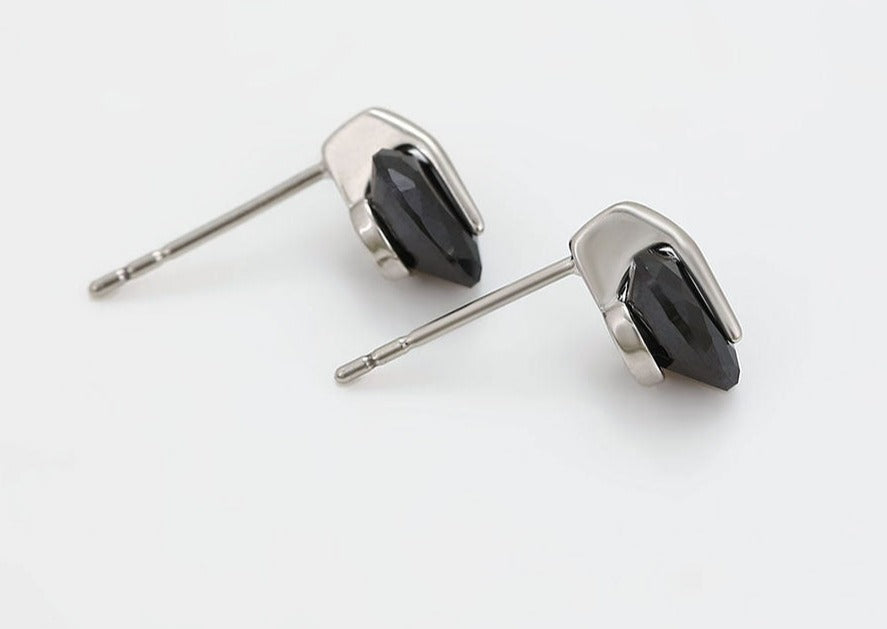 Ohrring Stecker Herz aus Edelstahl mit schwarzem Stein