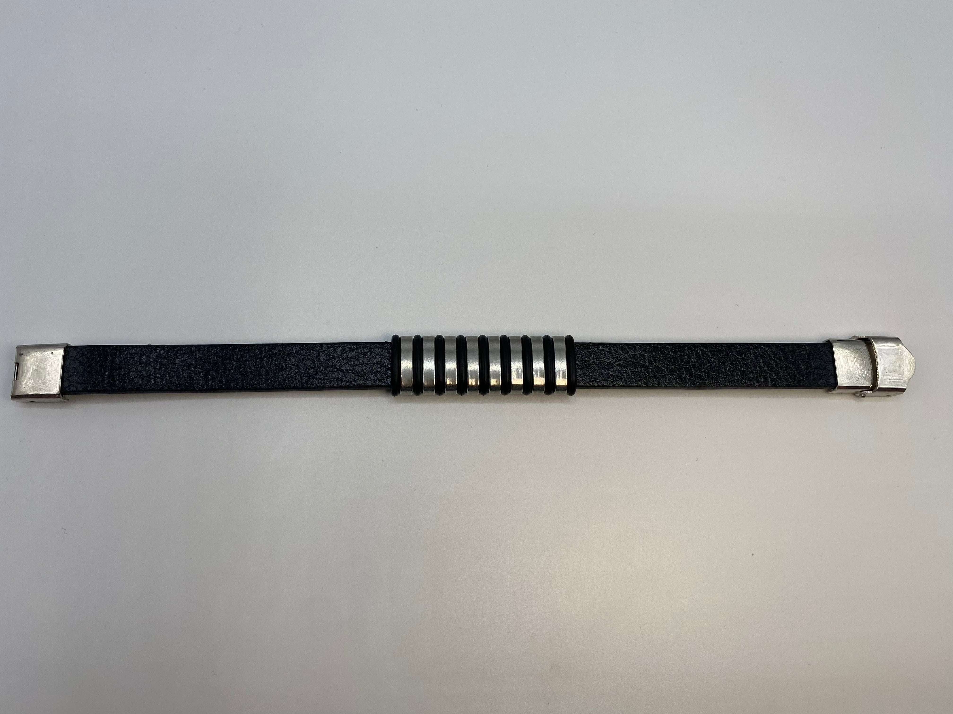 Echt-Leder-Armband gestreift versilbert