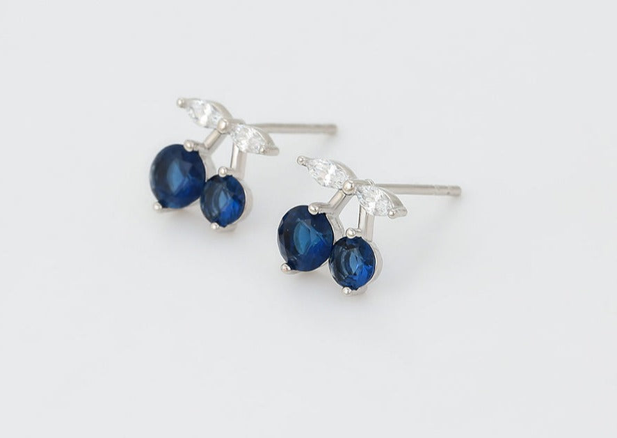 Ohrring Stecker Kirsche aus Edelstahl mit blauen Zirkonia Steinen