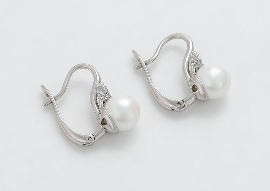 Ohrring Creole Perle mit weißen Zirkonia Steinen 7mm Durchmesser