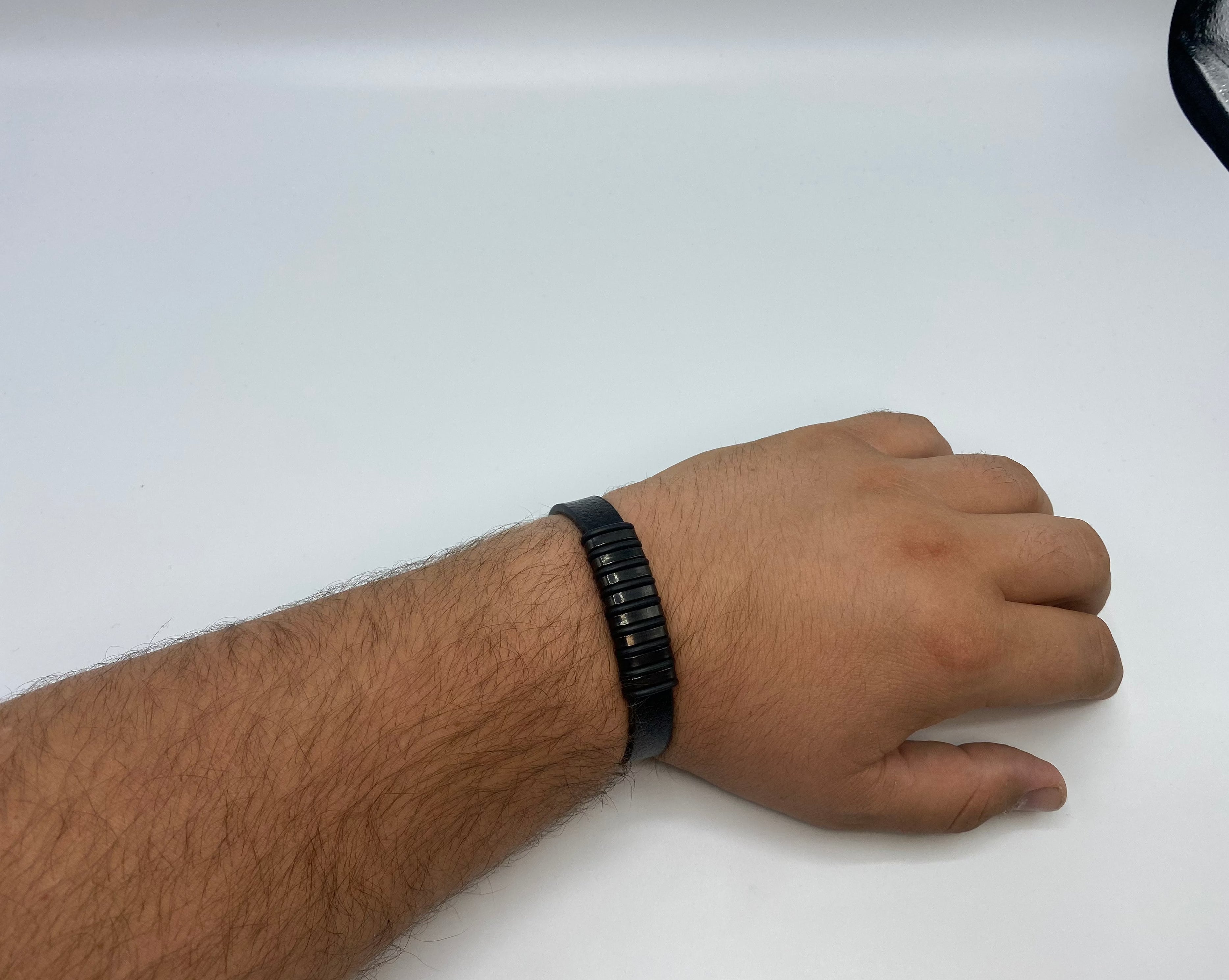 Echt-Leder-Armband gestreift schwarz